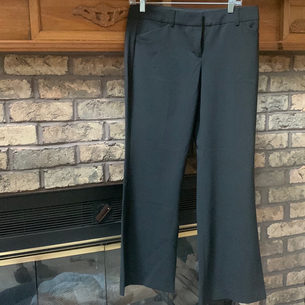 Womens black express “editor” size 6 short pants